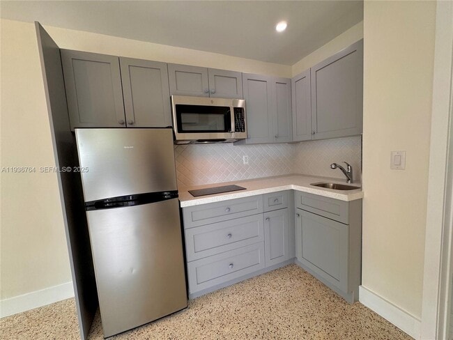 Photo - 7135 SW 22nd St Unit Back