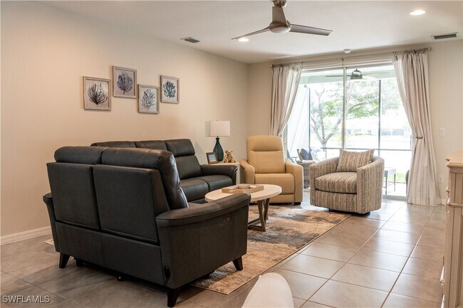 Building Photo - 14888 Edgewater Cir Rental