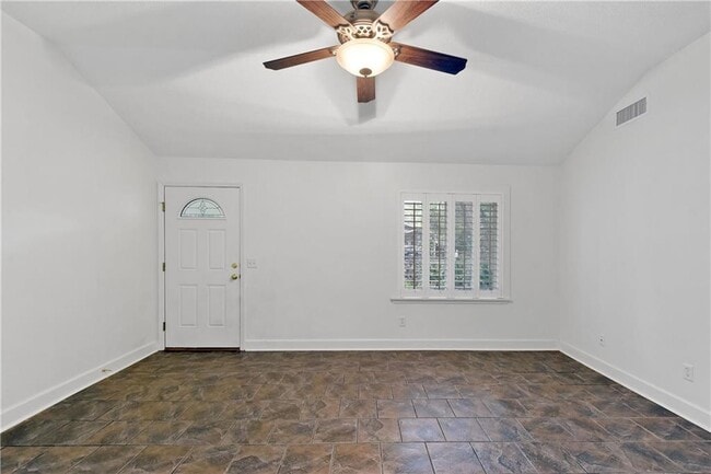 Photo - 204 Maple St