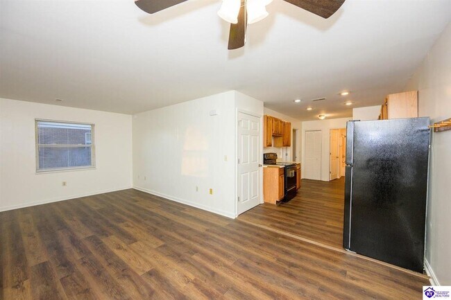 Photo - 113 College Street Rd Unit Apt E