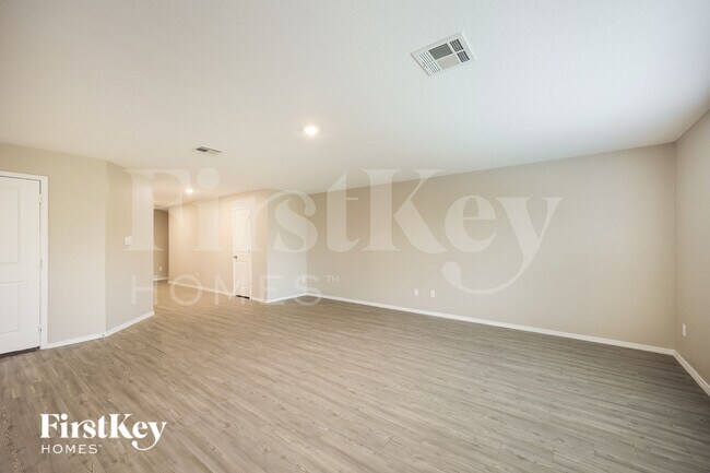 Photo - 10615 McClintock Dr