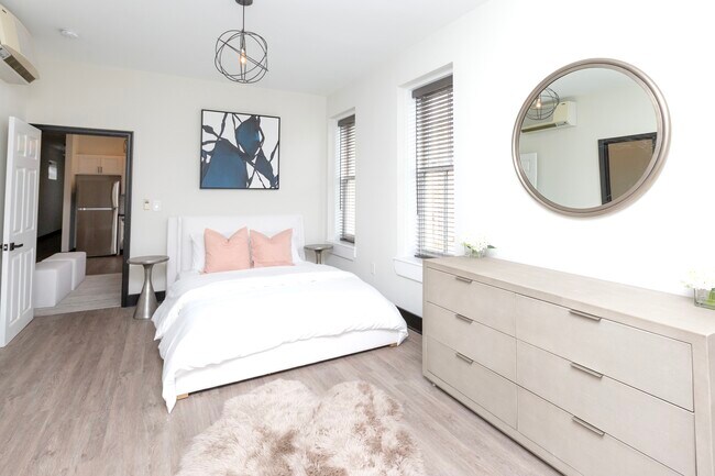 Photo - Washington House