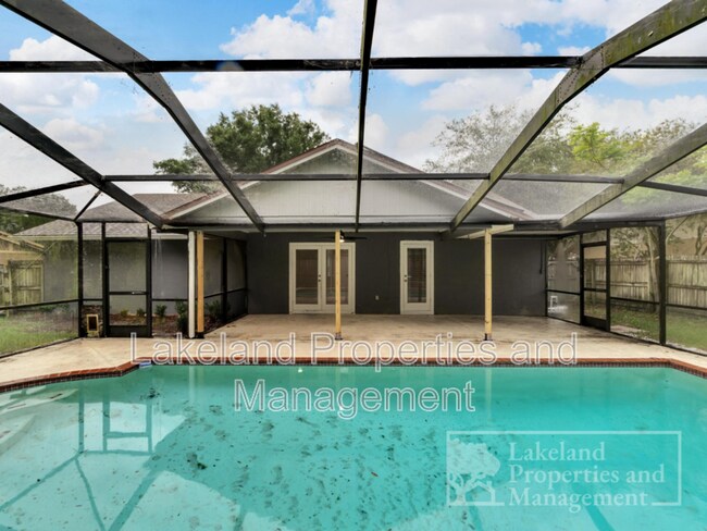 Photo - 8040 Glenridge Loop W