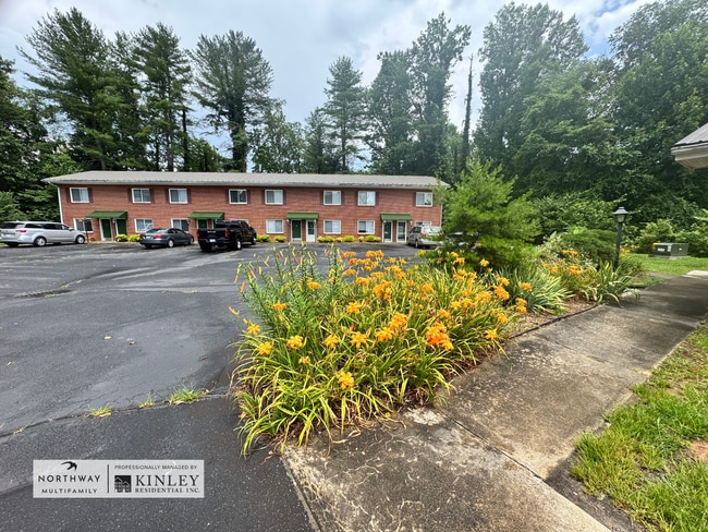 Photo - Meadowood Apartments