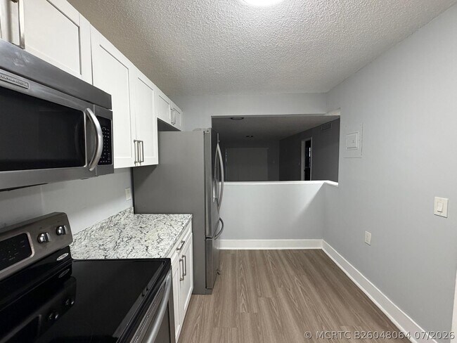 Building Photo - 615 S State Rd 7 Unit 1d