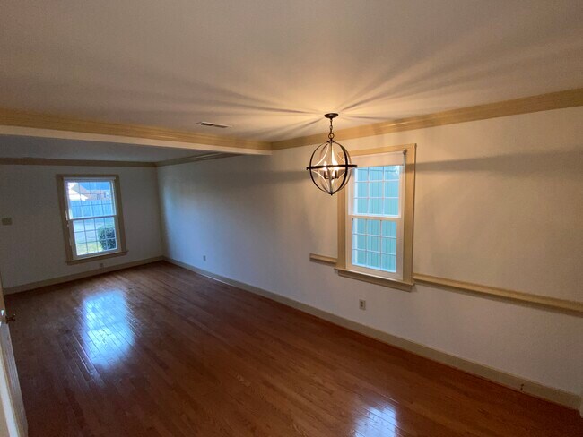 Photo - 3812 Hermitage Rd