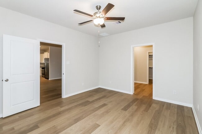 Building Photo - 416 Mustang Trot Dr