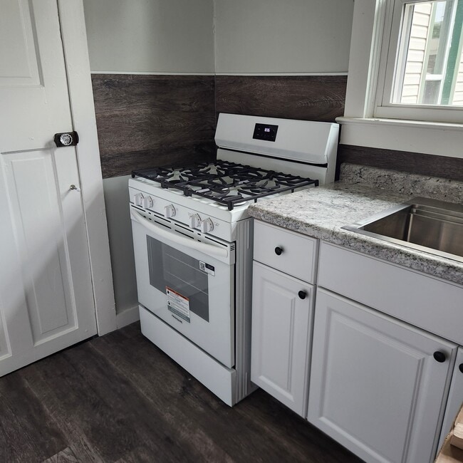 212 1st St NW Unit first lower