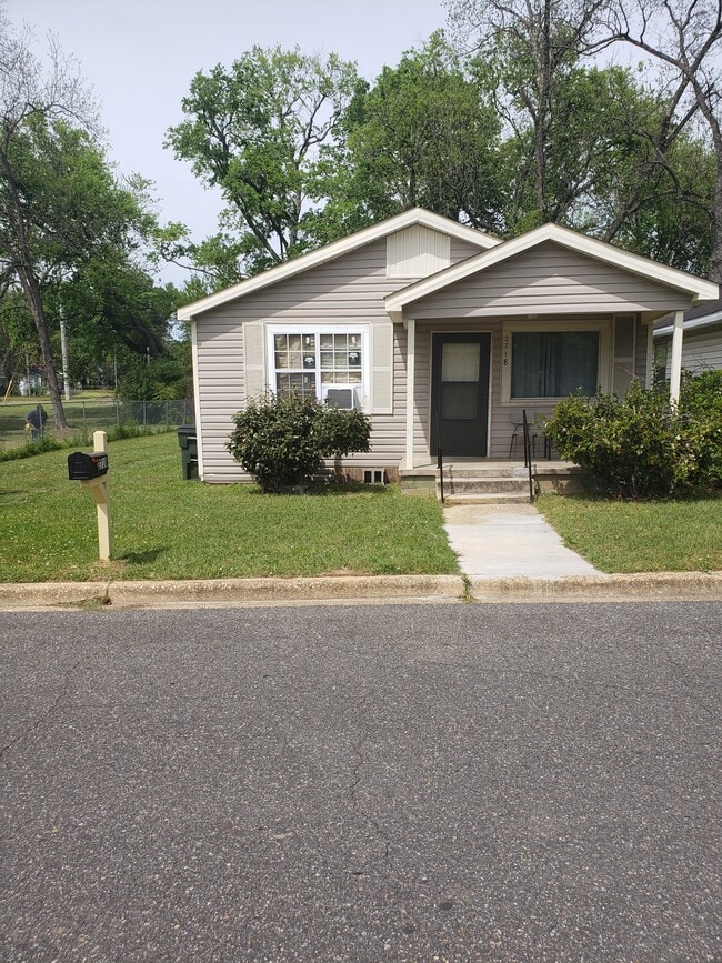 Building Photo - 2718 22nd St Rental