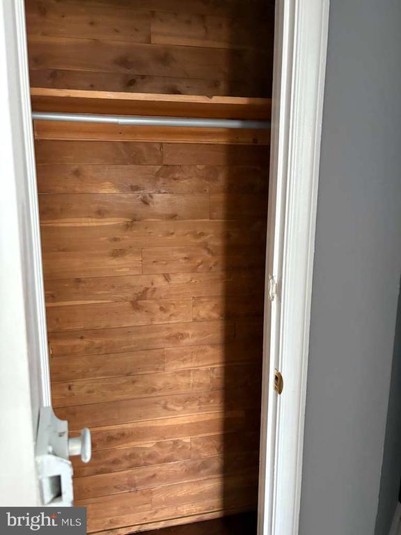 Photo - 5718 Woodbine Ave