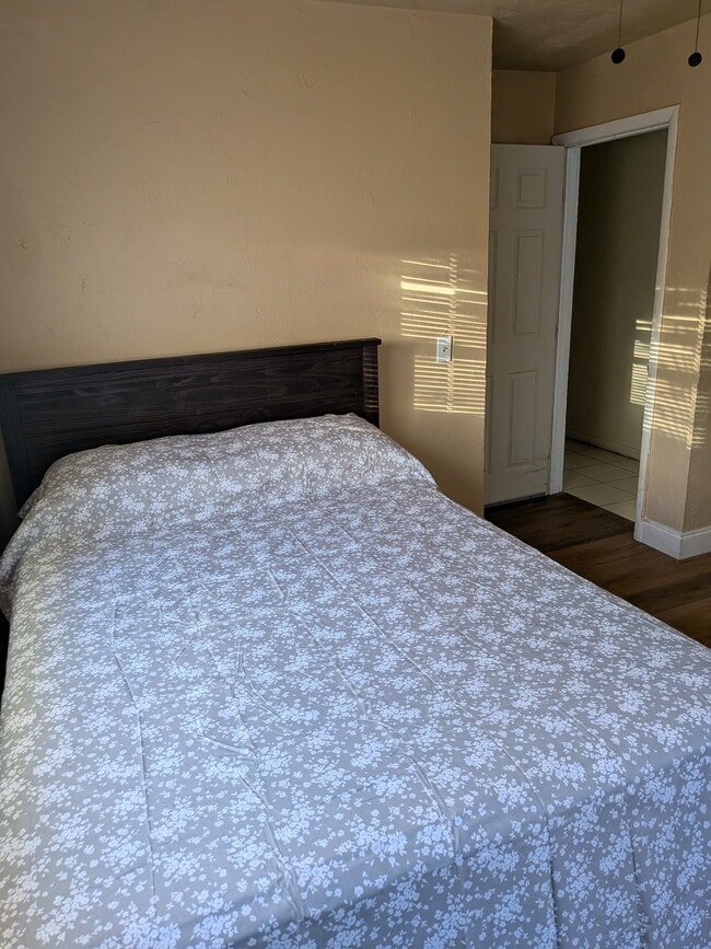 Photo - 4976 SW 5th Ct