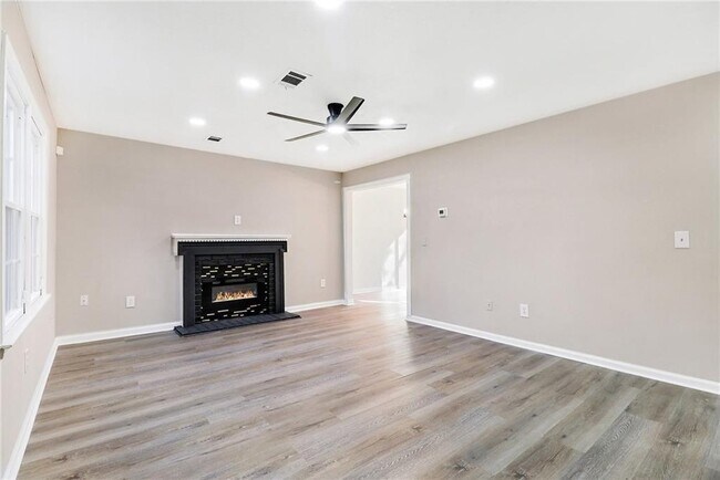 Photo - 3377 Montheath Pass