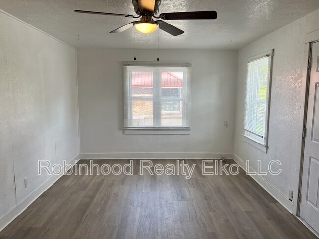 Photo - 641 Cedar St