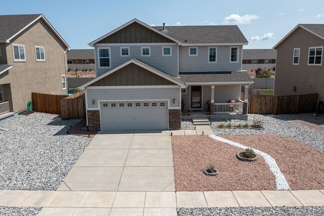 Building Photo - Evolve Real Estate: Available September 5 Newer 4 Bedroom Home with Finished Basement and Large Y...