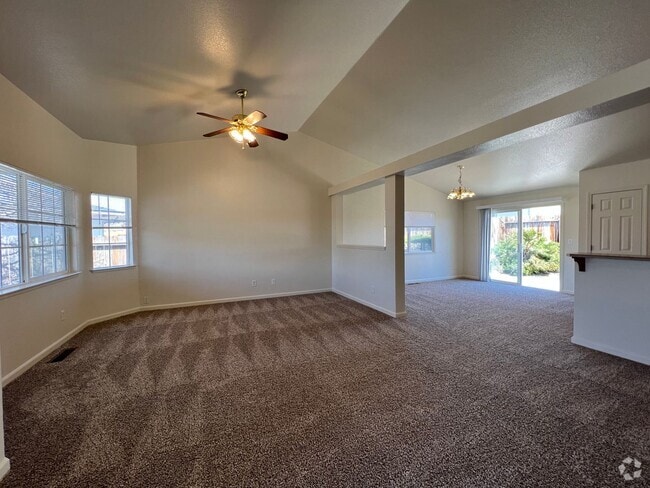 Building Photo - 3/2/2 Home in Gardnerville Ranchos *MUST SEE*