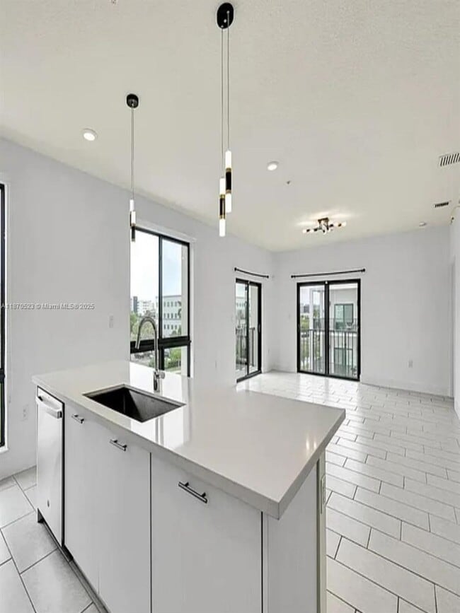 Building Photo - 8167 NW 41st St Rental
