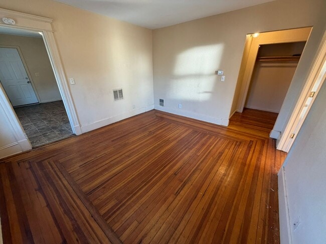 Building Photo - 242-244 Orange Street Unit 244 Orange St - Apt. 3