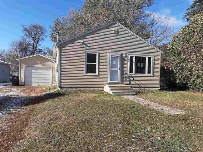3 bedroom home - Velva, ND - 3 bedroom home - Velva, ND