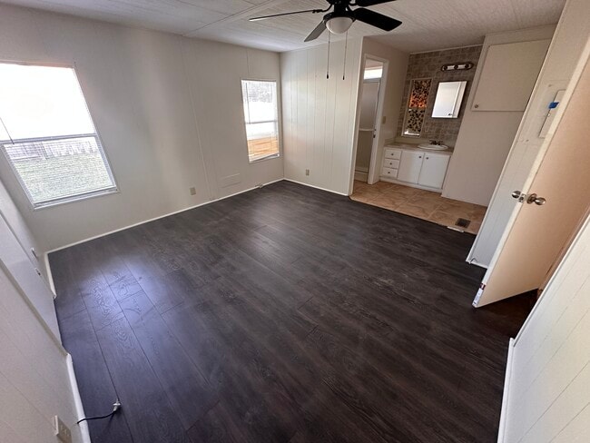 Photo - 1815 Woodcrest Dr Unit 3