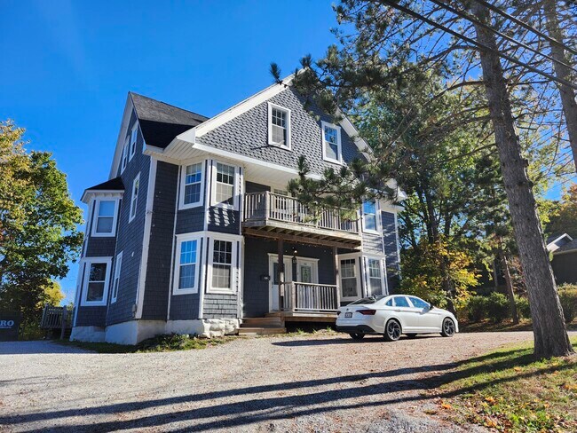 Building Photo - 13 Keirstead Ave Unit 201