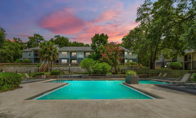 Photo - Live Oaks at Killearn Apartments