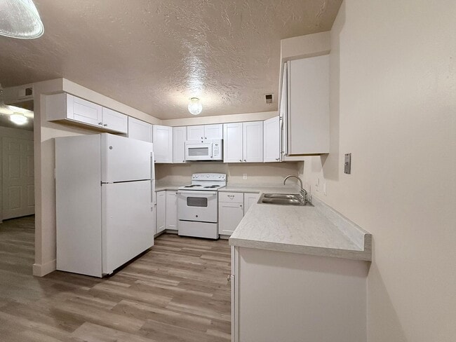 Building Photo - 236 Quail Ridge Dr Unit 6