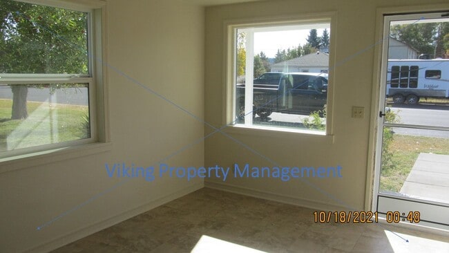 Photo - 555 SE 2nd St