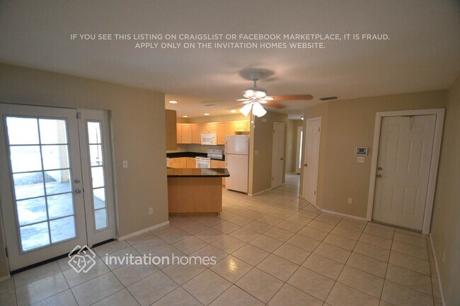 Photo - 130 NE Madison Cir N