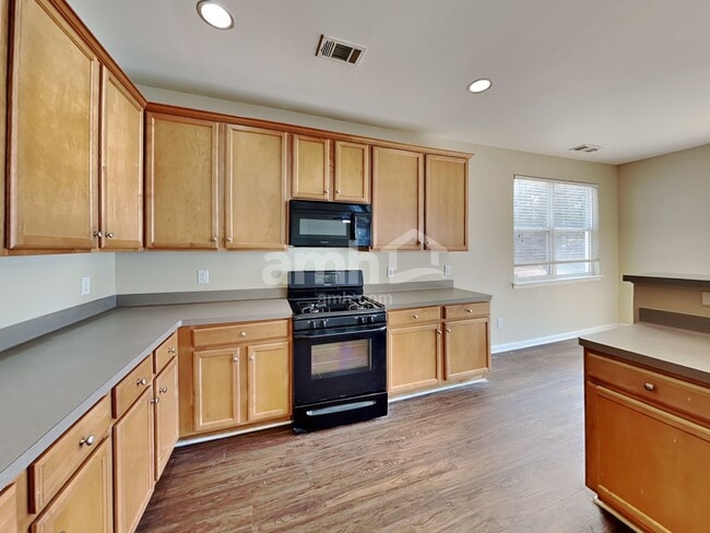 Photo - 125 Parkmont Ct