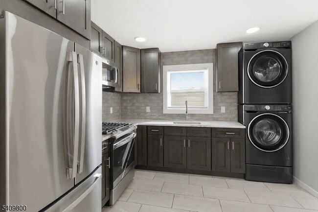 Photo - 19 Evelyn Ct