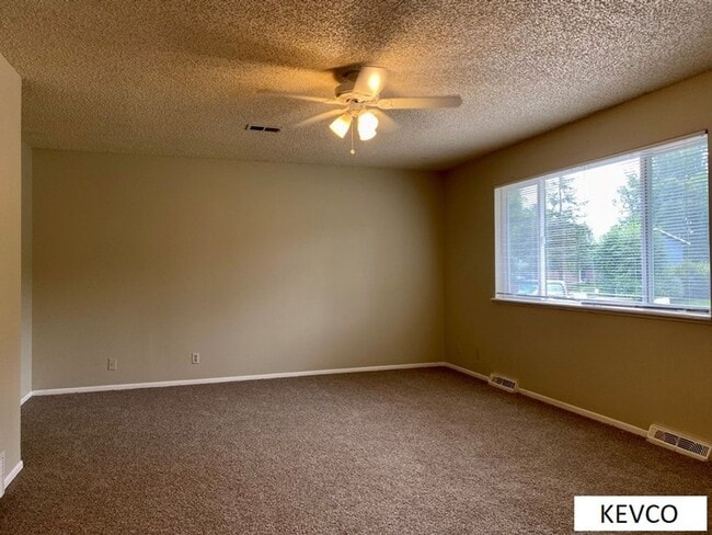 Photo - Huge House Near City Park, Great Layout