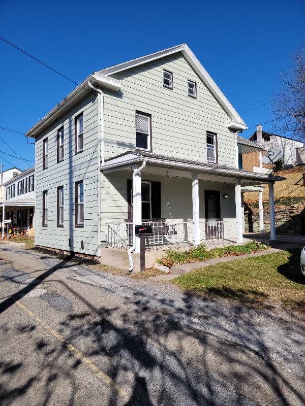 Building Photo - 403 High St Rental