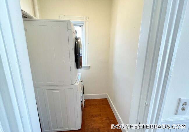 Photo - 19 Eastman St Unit 3