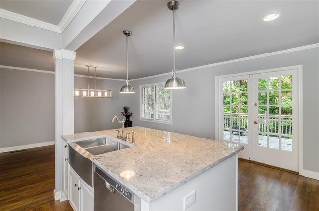 Photo - 6670 Castleton Dr NW