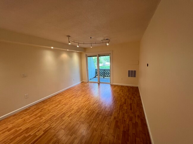 Photo - 121 Cluff Crossing Rd Unit 21