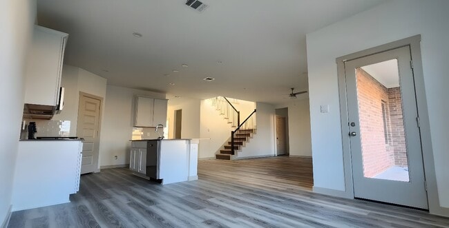 Photo - 3711 Jayci Lk Trce