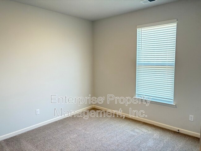 Photo - 230 Kipling Dr