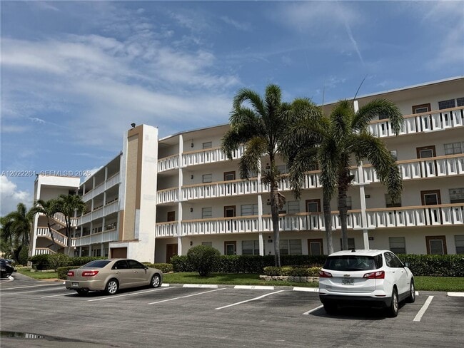 Building Photo - 4043 Cornwall C Unit 4043