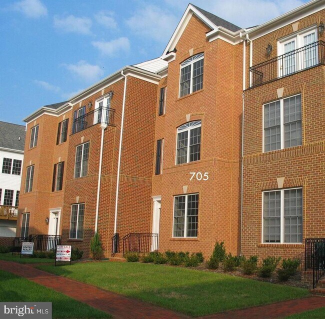 Photo - 705 Vestal St