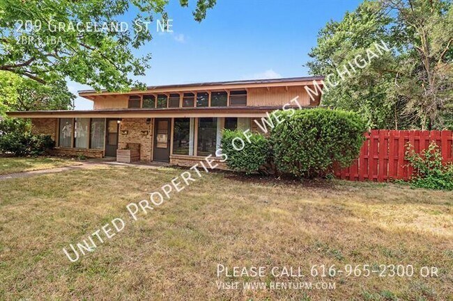 Photo - 209 Graceland St NE