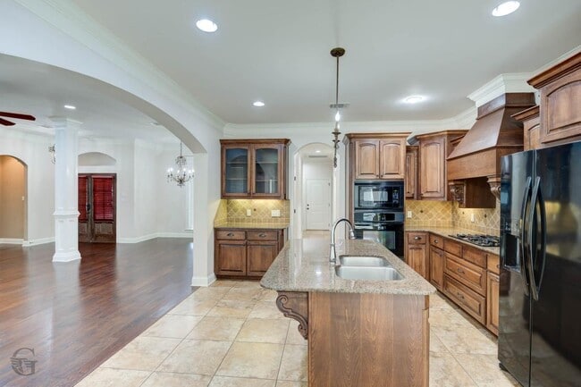 Photo - 520 Falling Water Cir