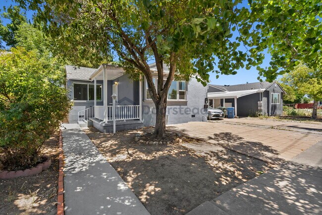 Photo - 1108 W 9th St