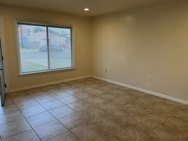 Photo - 718 Charlana Dr