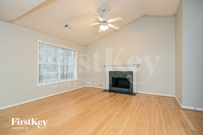 Photo - 1049 Megan Ct