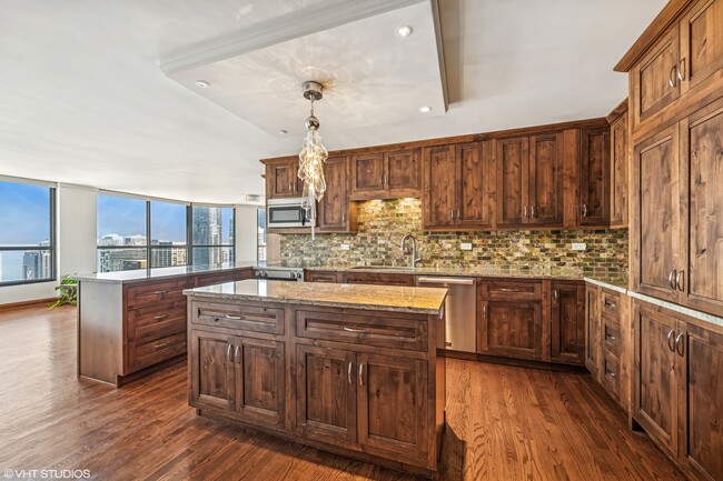 Photo - 405 N Wabash Ave