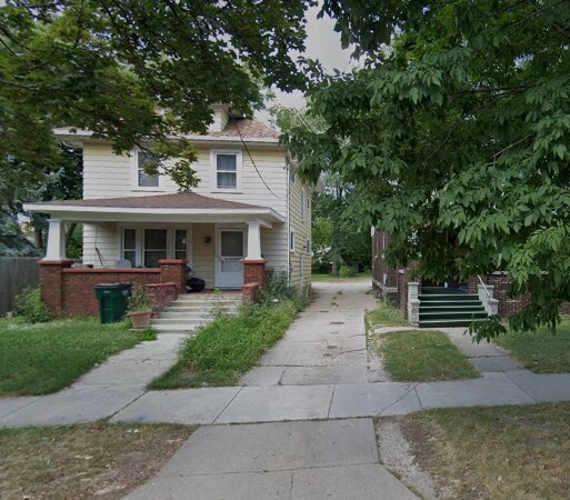 Photo - 804 W Ionia St