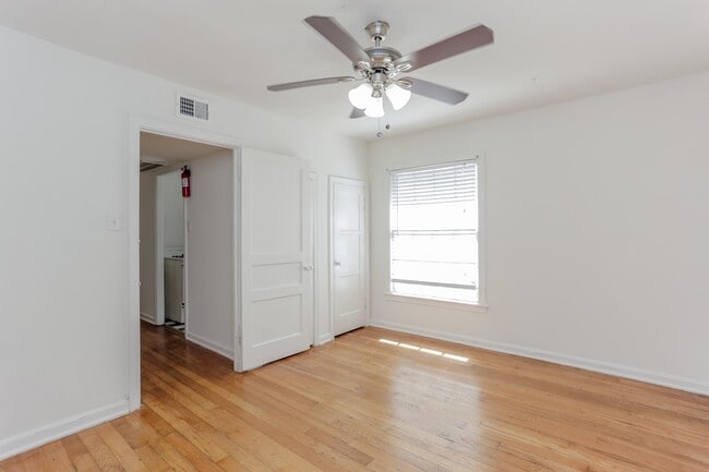 Photo - 1828 W Main St Unit 4