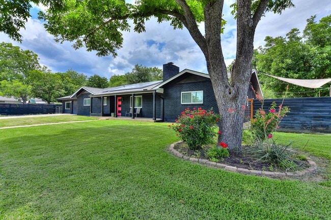 Photo - 1407 E 19th St