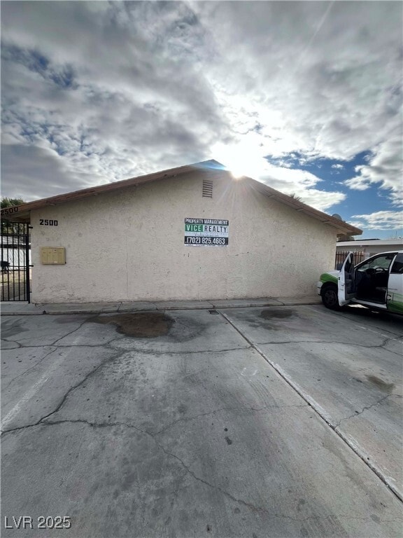 Building Photo - 2500 Bassler St Rental