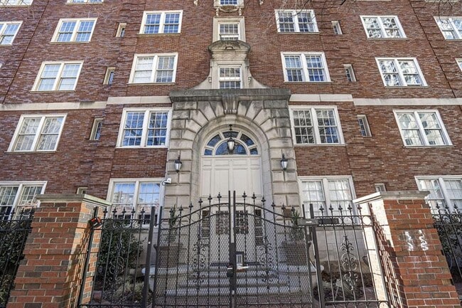 Building Photo - 800 Peachtree St NE Unit 8219